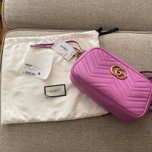 NEW Gucci Marmont Small Camera Crossbody Bag Fuchsia Pink Gold